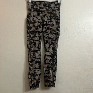 Lululemon Athletic Leggings Size 6